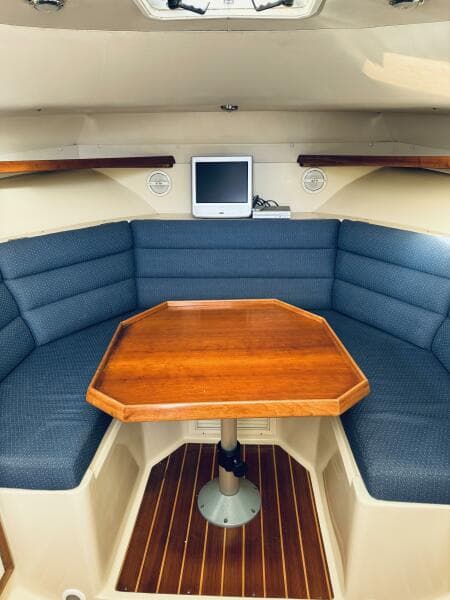 Convertible dinette