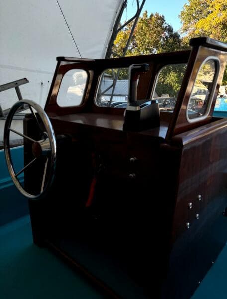 2017 Boston Whaler 