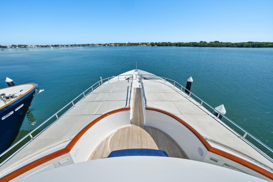 2005 Trinity Yachts Tri-Deck