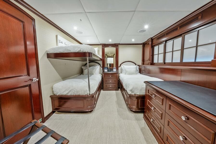 2005 Trinity Yachts Tri-Deck