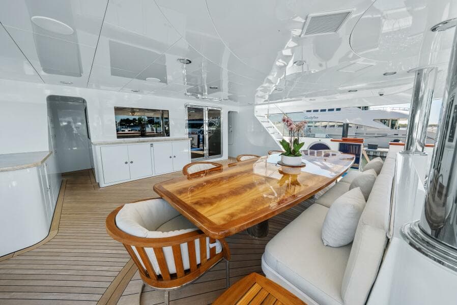 2005 Trinity Yachts Tri-Deck