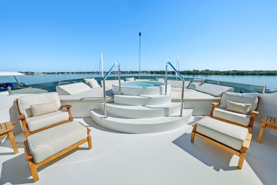 2005 Trinity Yachts Tri-Deck