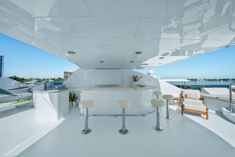 2005 Trinity Yachts Tri-Deck