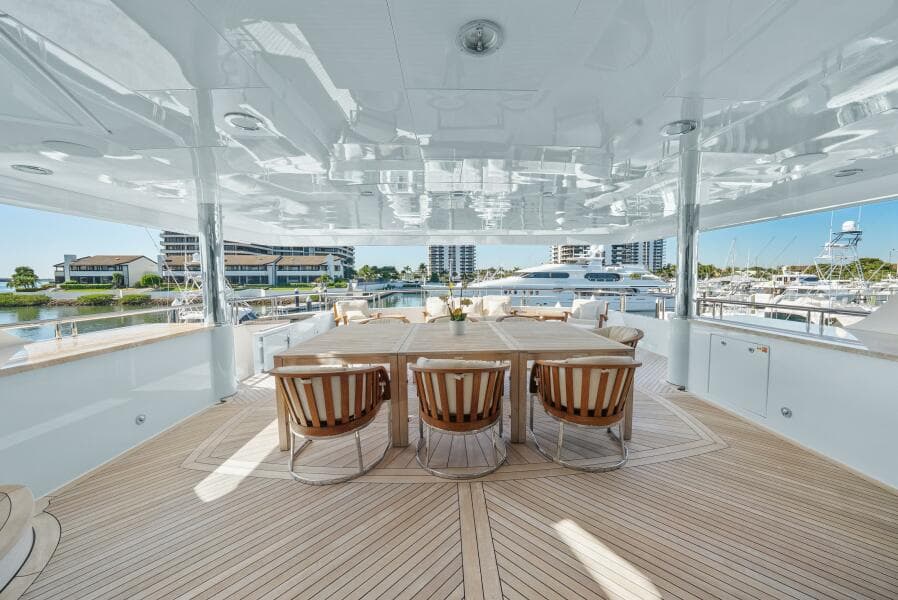 2005 Trinity Yachts Tri-Deck