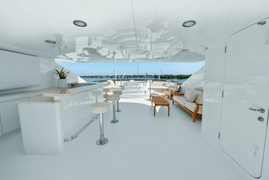 2005 Trinity Yachts Tri-Deck
