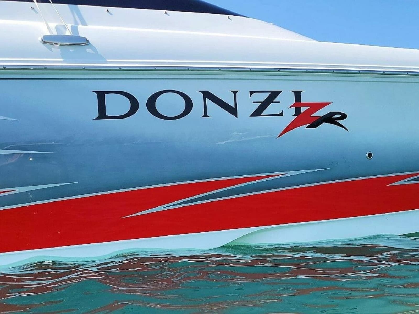 2008 Donzi 35 ZR