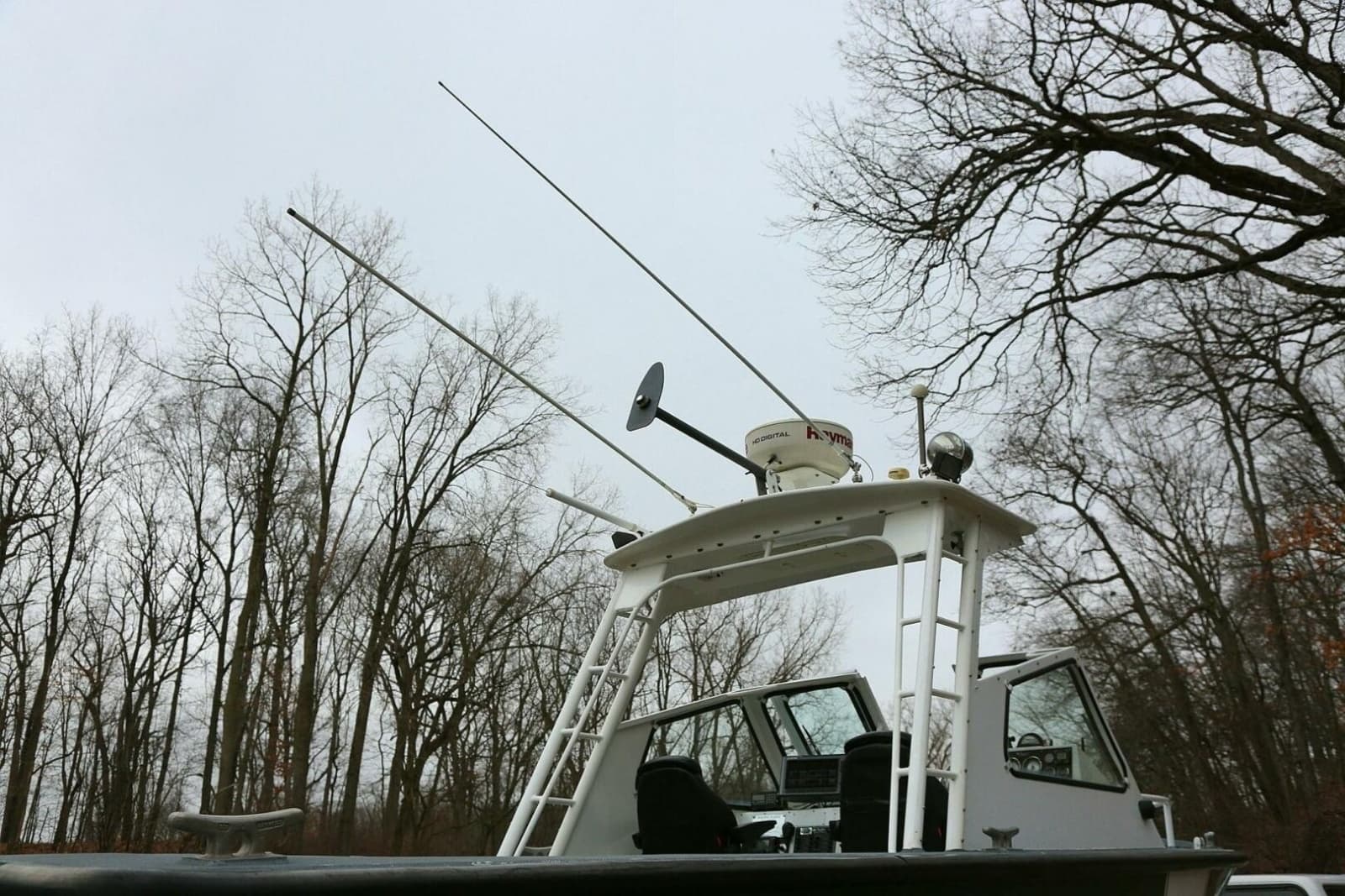 2002 SeaArk 25 V Commander SAMA 1365