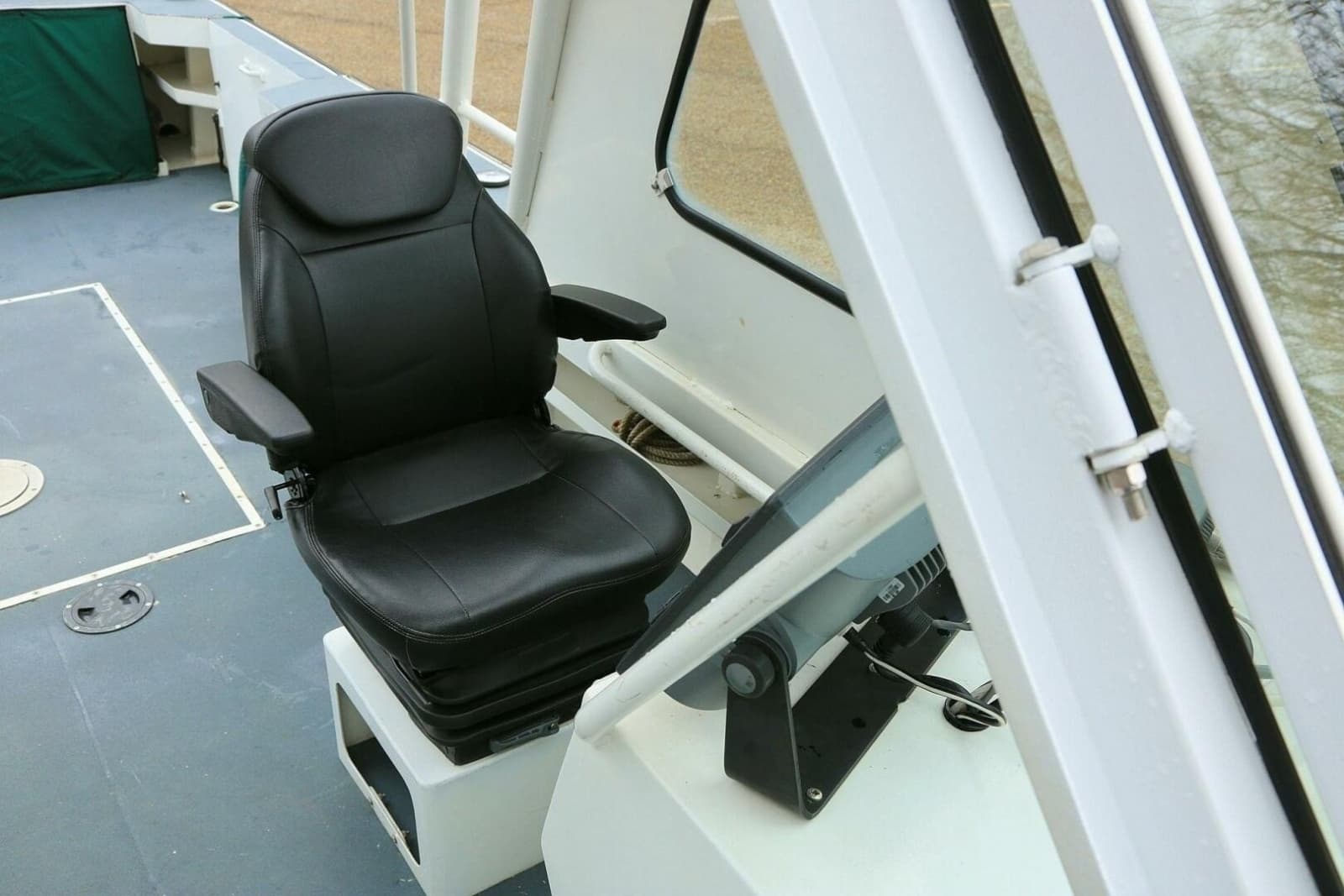 2002 SeaArk 25 V Commander SAMA 1365