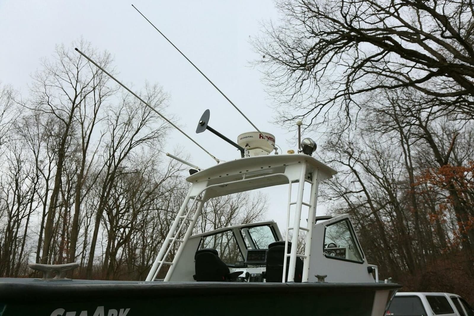 2002 SeaArk 25 V Commander SAMA 1365