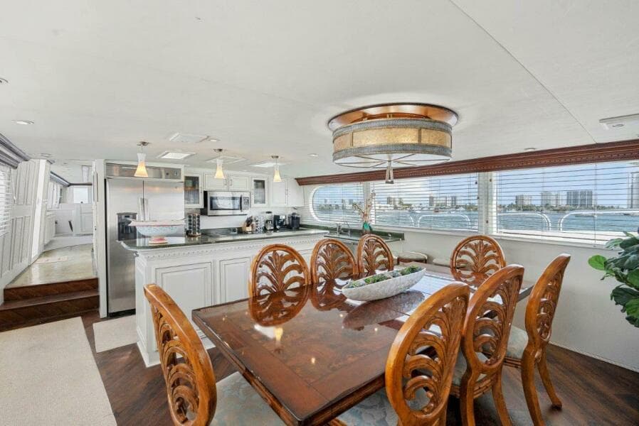 Broward 110 Envision - Dining