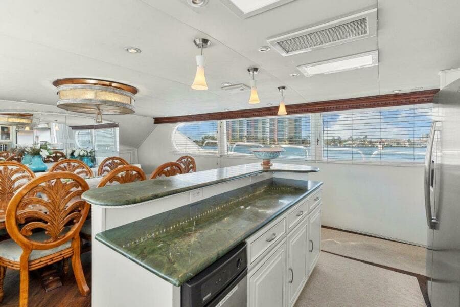 Broward 110 Envision - Galley