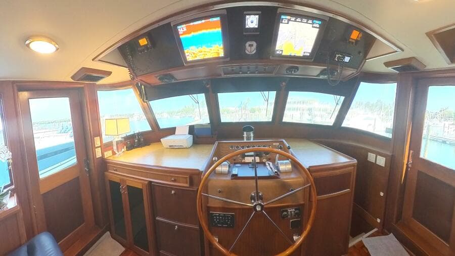 1982 Hatteras LRC