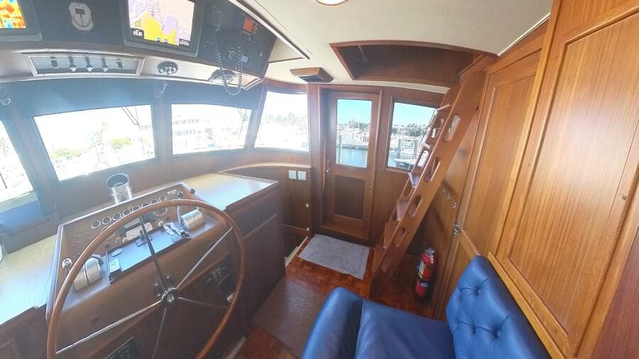 1982 Hatteras LRC