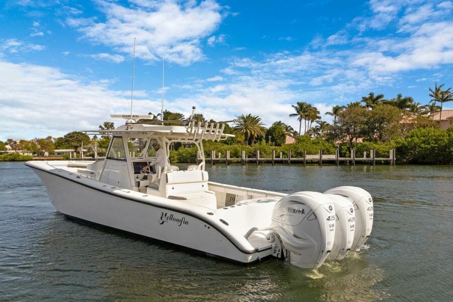2020 Yellowfin Center Console