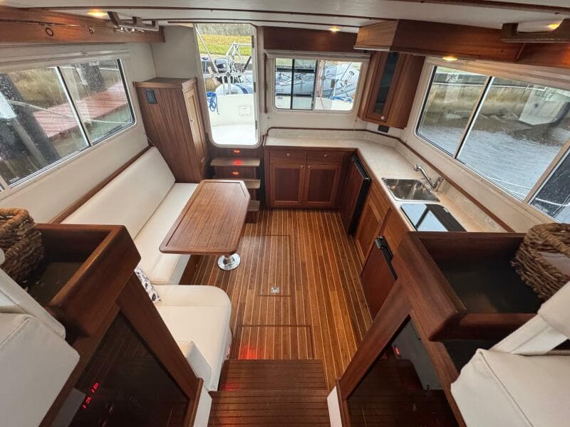 21 Nordic Tug 34 Salon Facing Aft