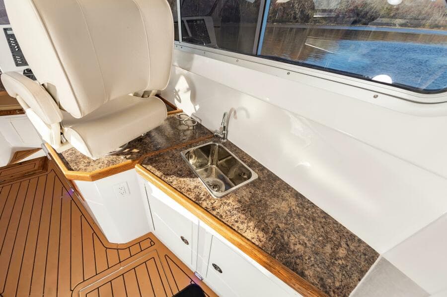 2024 Custom Chesapeake Bay Built Custom 33'