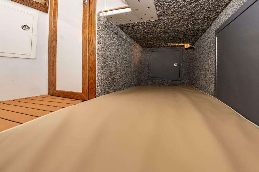 2024 Custom Chesapeake Bay Built Custom 33'