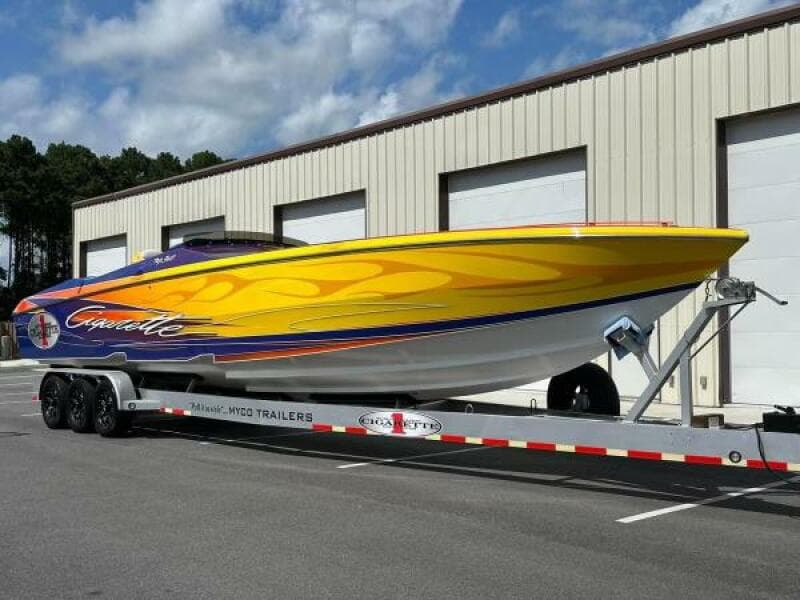 2005 Cigarette 39 Top Gun UNLIMITED