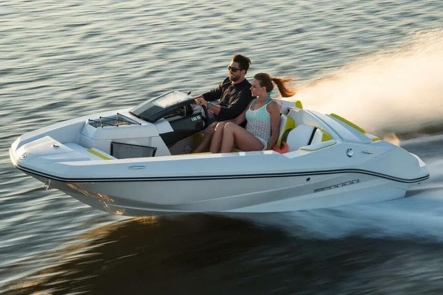 2017 Scarab 165