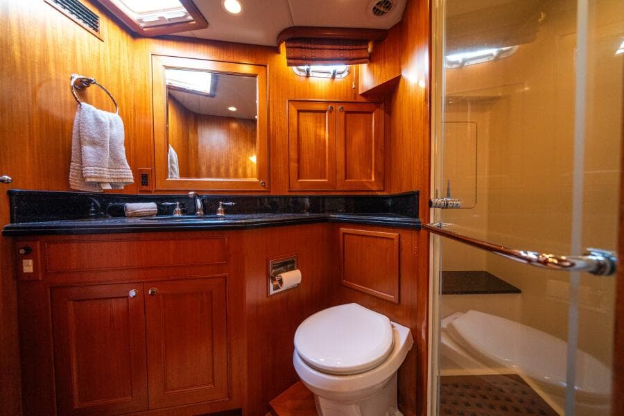 2006 Offshore Yachts 72 Pilothouse