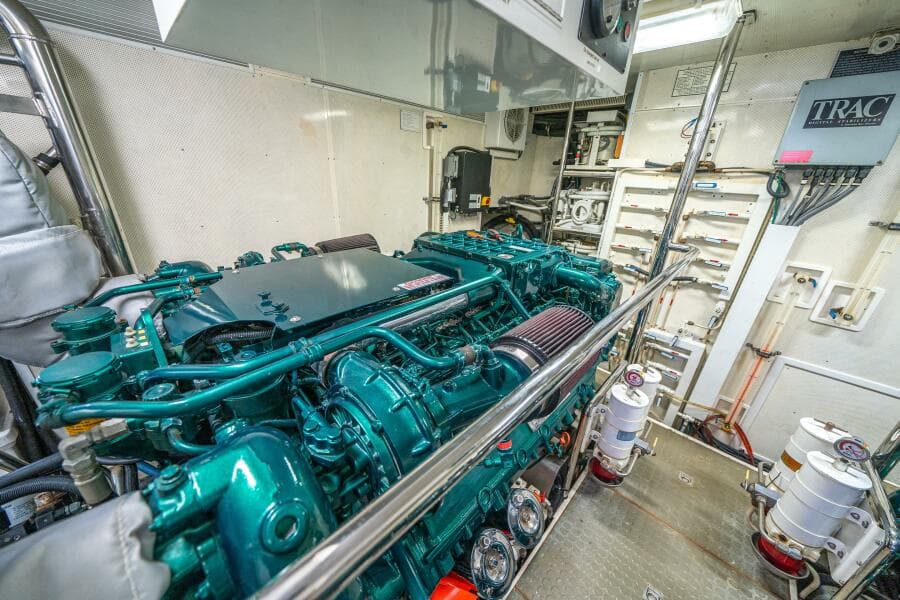 2006 Offshore Yachts 72 Pilothouse