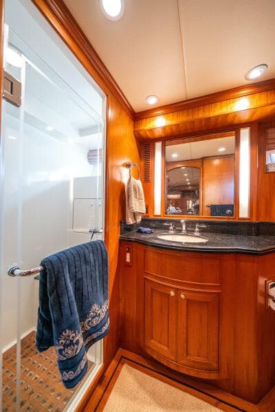 2006 Offshore Yachts 72 Pilothouse
