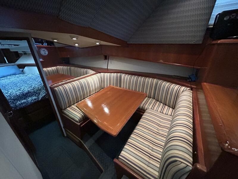 1990 Viking 38C