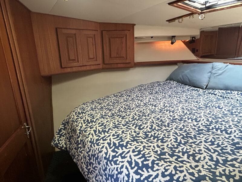1990 Viking 38C