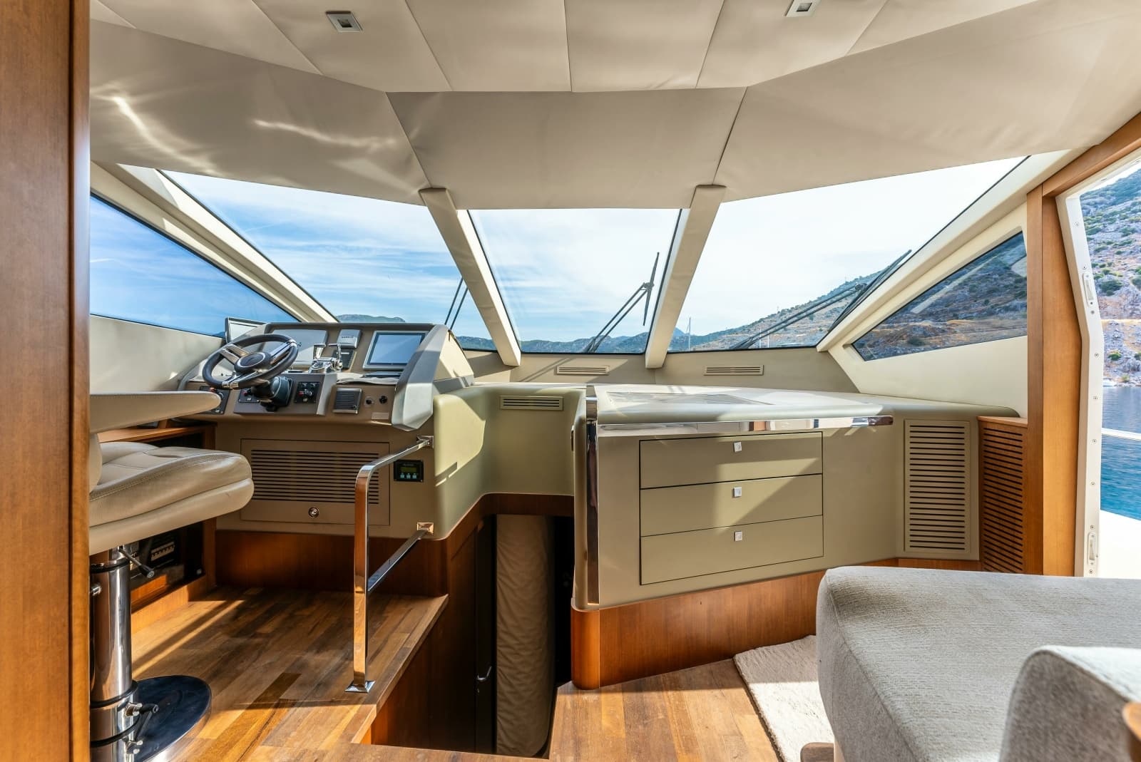 2012 Numarine 
