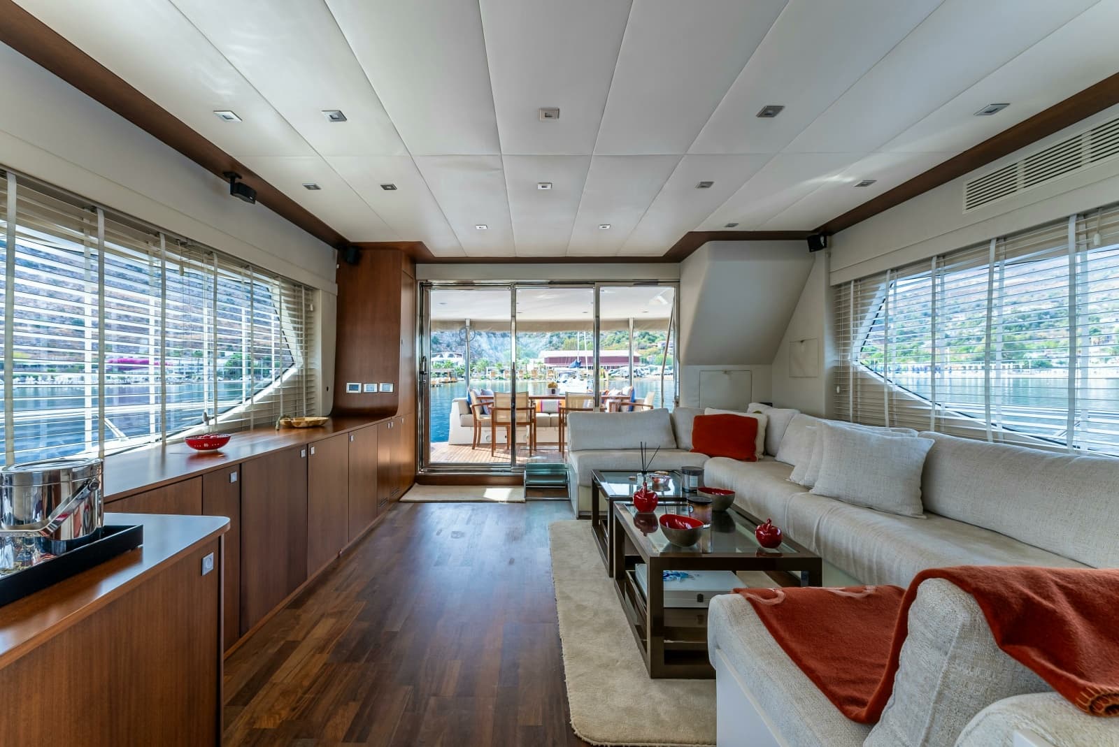 2012 Numarine 