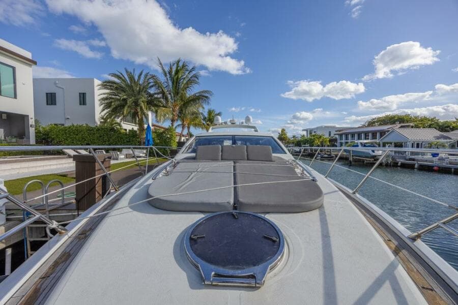 2009 Azimut 68S