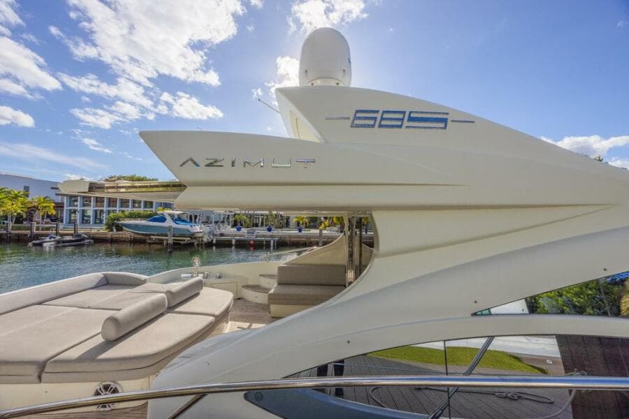 2009 Azimut 68S