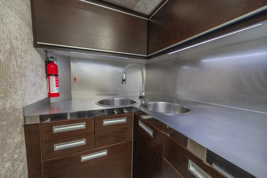 2009 Azimut 68S