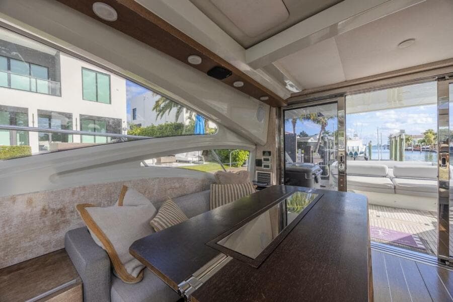 2009 Azimut 68S