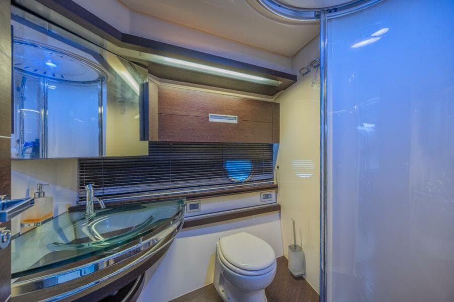 2009 Azimut 68S