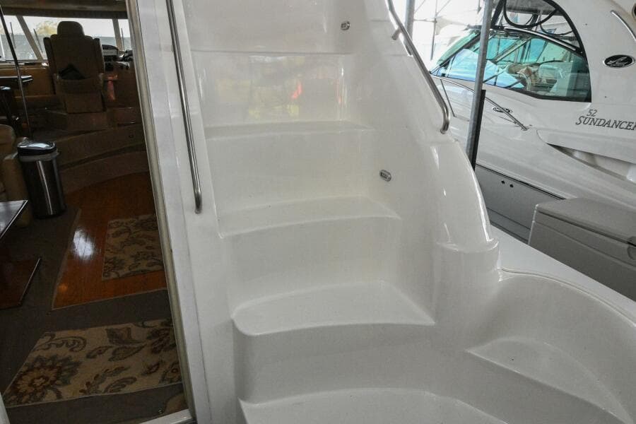 2002 Cruisers Yachts 5000 Sedan Sport