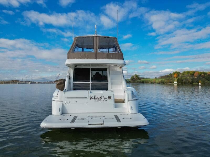 2002 Cruisers Yachts 5000 Sedan Sport