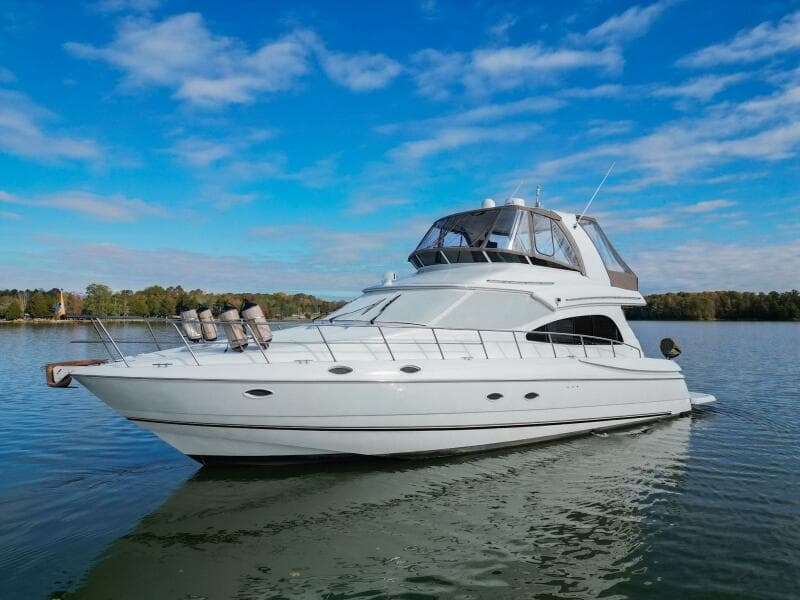 2002 Cruisers Yachts 5000 Sedan Sport