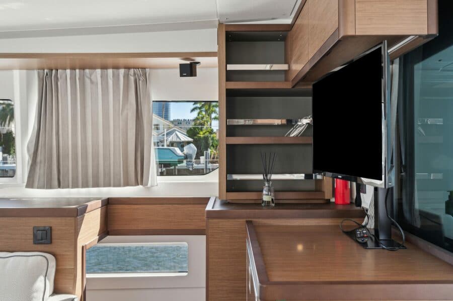 2022-lagoon-46-sail-9622944-20250220133534005-1_XLARGE.jpg