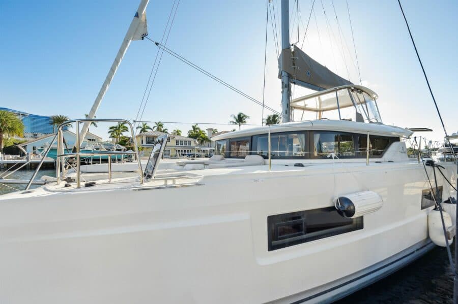 2022-lagoon-46-sail-9622944-20250220133216547-1_XLARGE.jpg