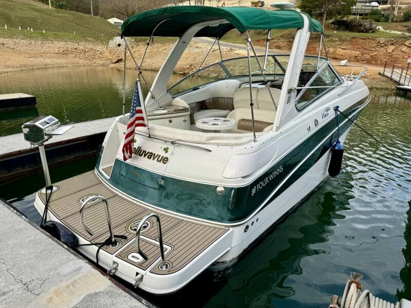 2004 Four Winns Vista 288