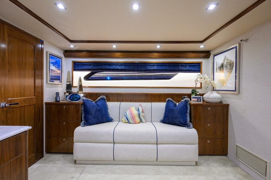 Viking 92 CHINA TIME - Master Stateroom