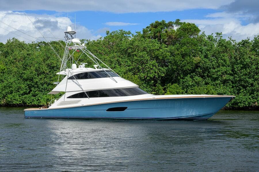 2020 Viking 92 Enclosed Bridge