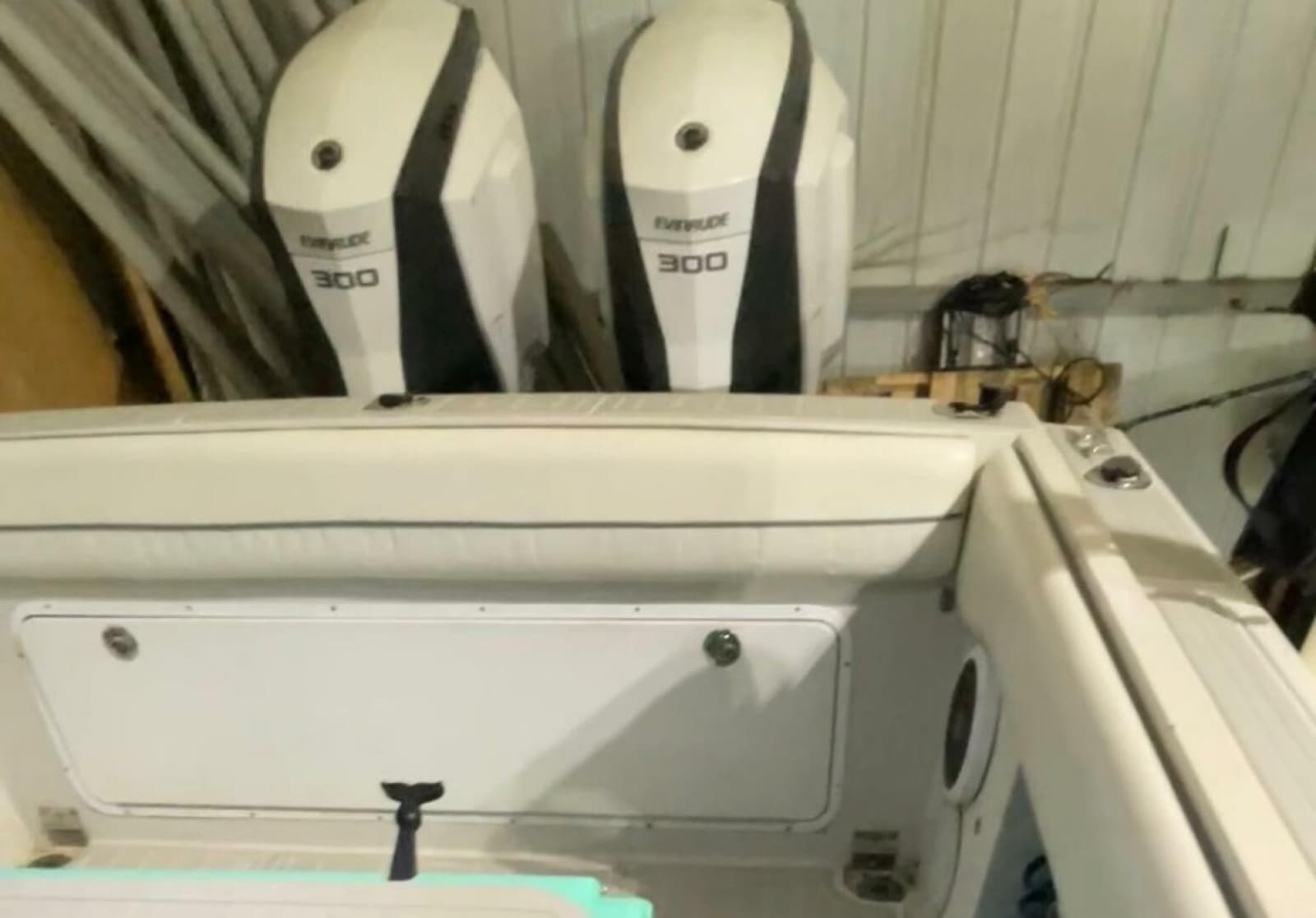 1990 Wellcraft 302 Scarab