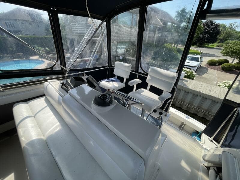 1989 Silverton 37 Convertible