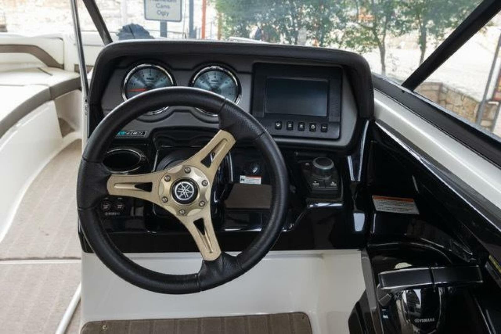 2016 Yamaha Boats 242 Limited S E-Series