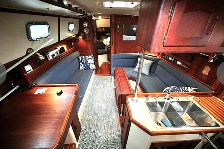 1995 Pacific Seacraft 37