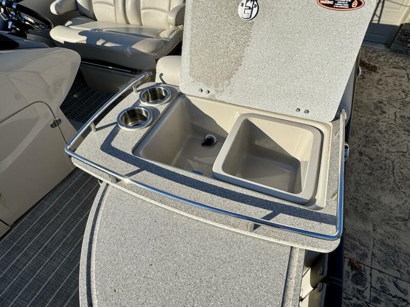 2016 Harris Grand Mariner 250 SLEC Tritoon