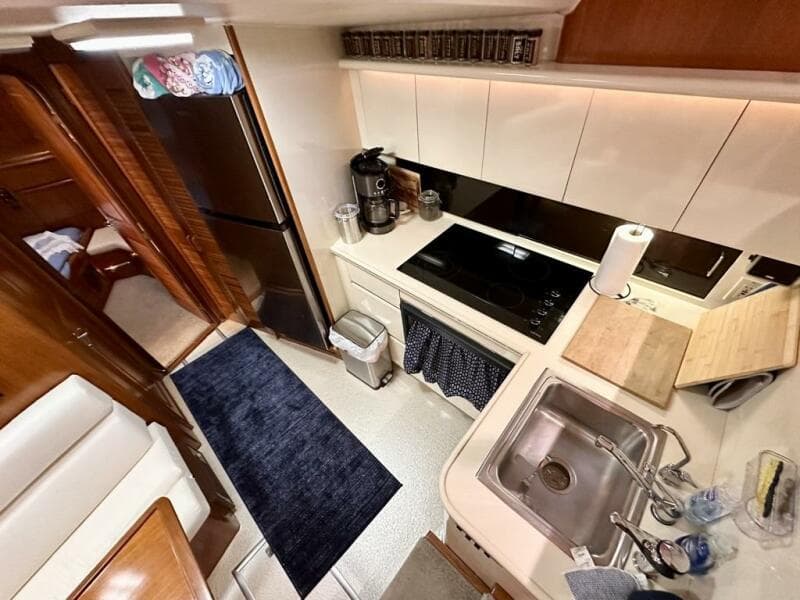 1989 Viking 44 Motor Yacht