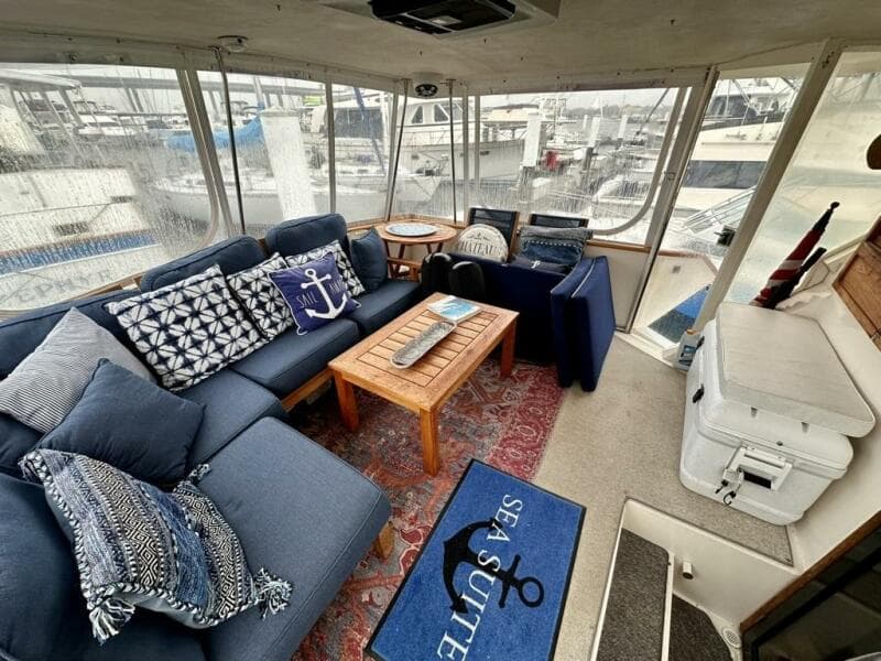 1989 Viking 44 Motor Yacht